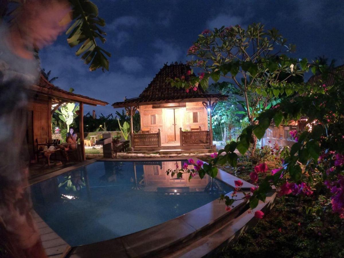 Villa Nextdoor Nature Yogyakarta บันตุล ภายนอก รูปภาพ