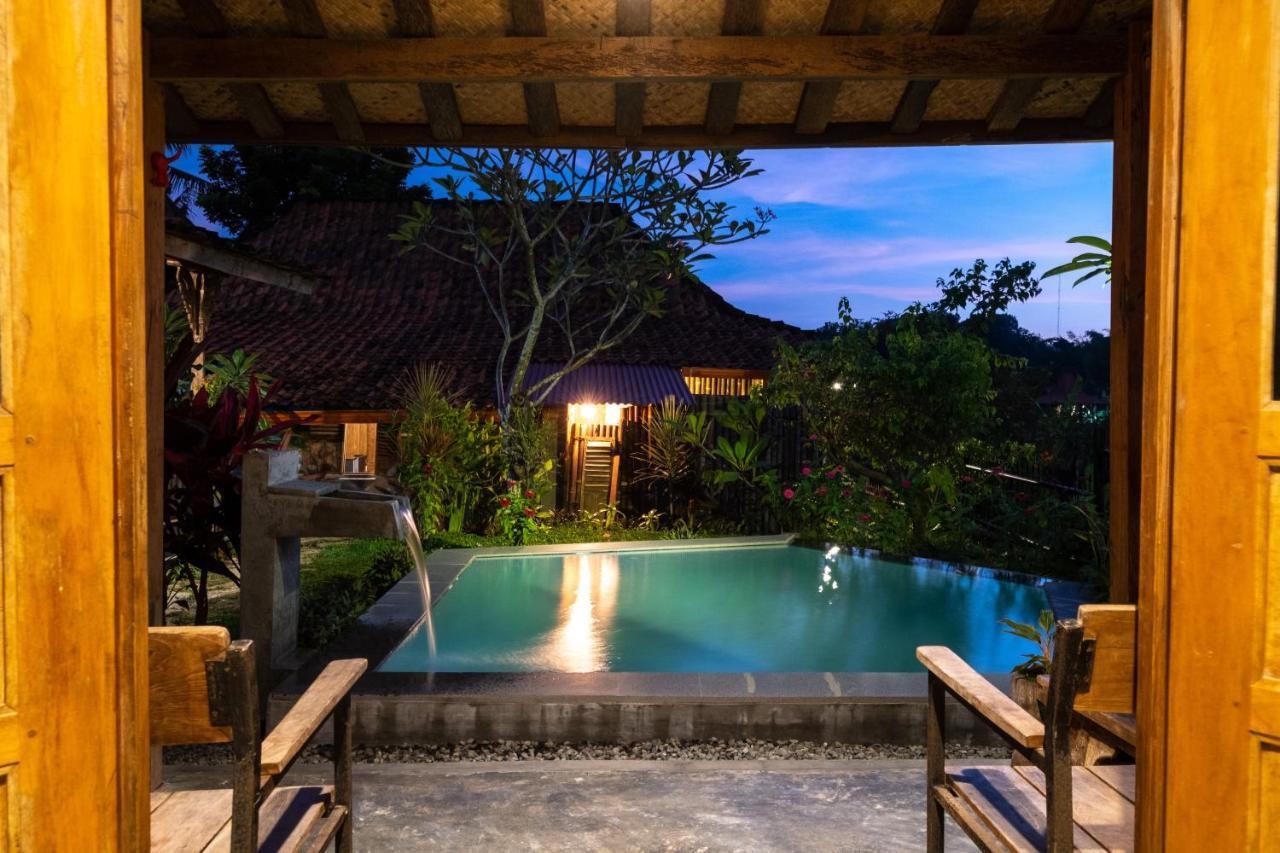 Villa Nextdoor Nature Yogyakarta บันตุล ภายนอก รูปภาพ
