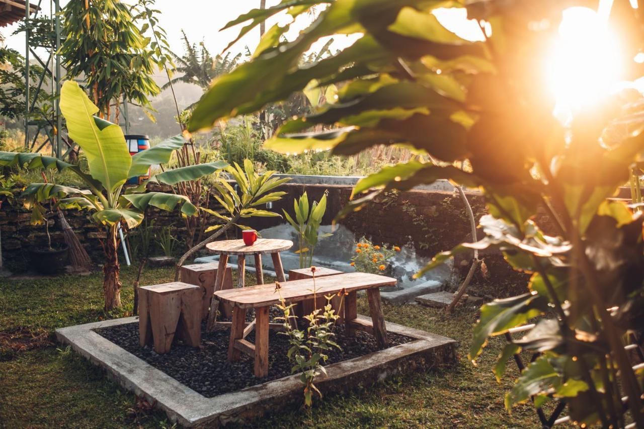 Villa Nextdoor Nature Yogyakarta บันตุล ภายนอก รูปภาพ
