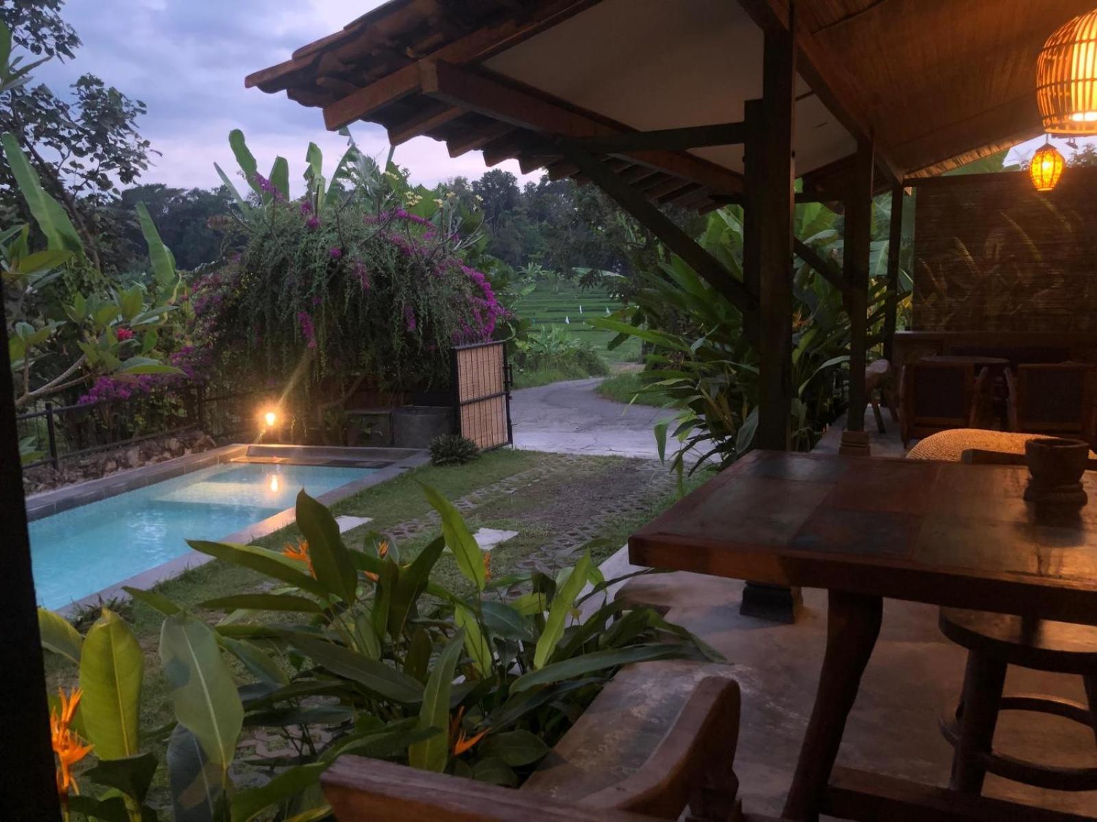 Villa Nextdoor Nature Yogyakarta บันตุล ภายนอก รูปภาพ