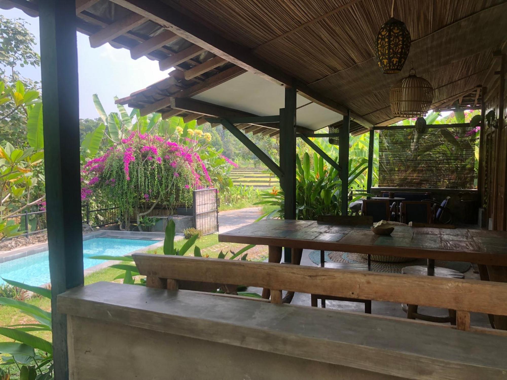 Villa Nextdoor Nature Yogyakarta บันตุล ภายนอก รูปภาพ