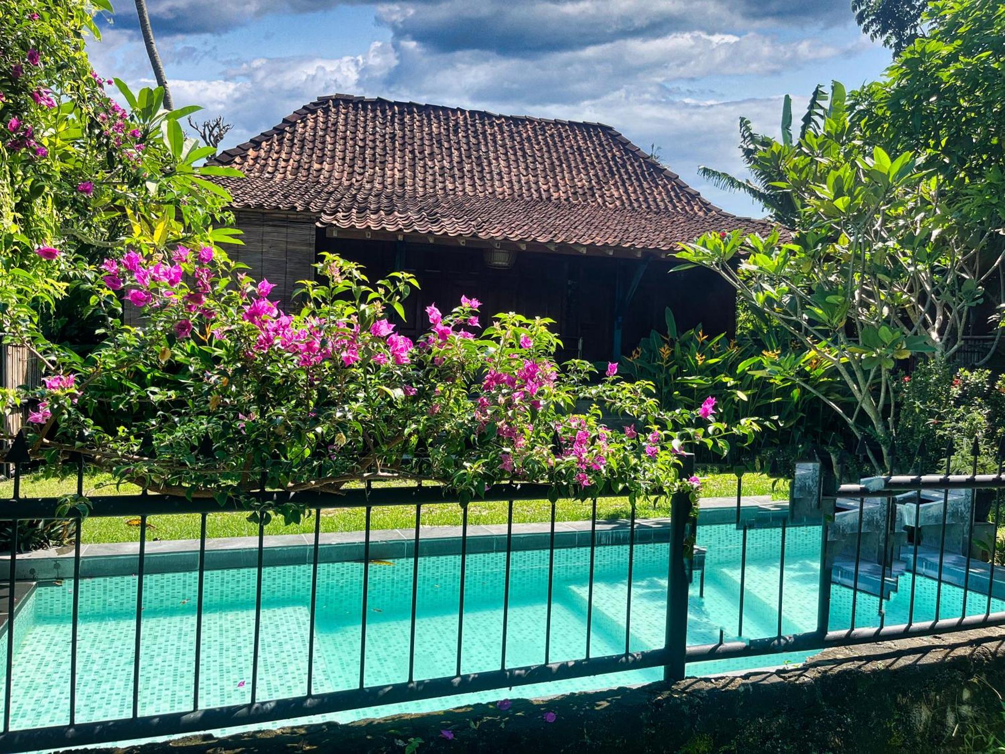Villa Nextdoor Nature Yogyakarta บันตุล ภายนอก รูปภาพ